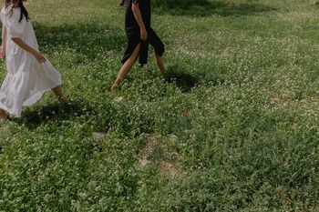 Reconnect with the Earth: Your Guide to Grounding and Earthing for Health and Wellbeing